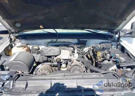 2000 Chevrolet C2500 z USA, uszkodzony, nr VIN 1GCGC29J4YF429311